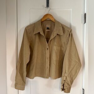 Universal Thread Beige Cropped Fit Shirt